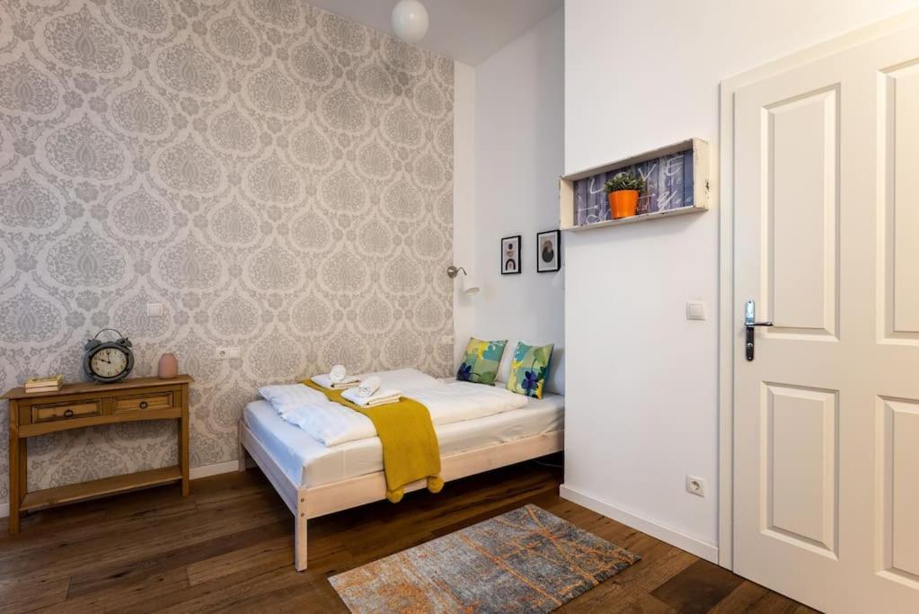 Compact Studio Near Center By Hm Wiedeń Zewnętrze zdjęcie