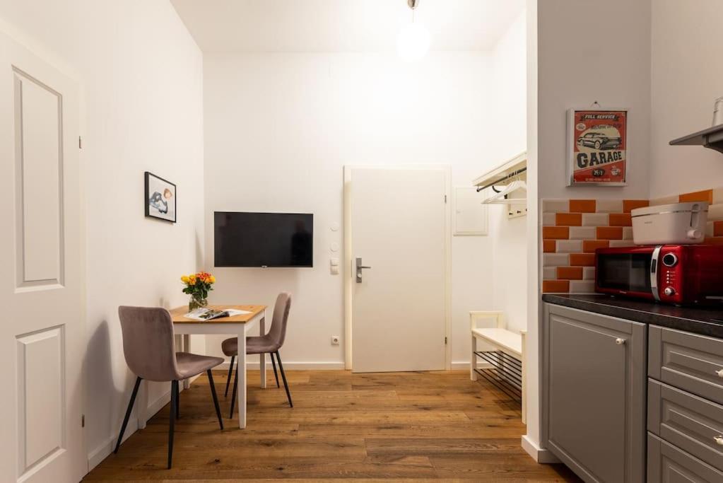 Compact Studio Near Center By Hm Wiedeń Zewnętrze zdjęcie